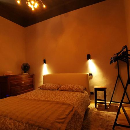 Curt Da Beta - Casa Vacanze Con Giardino In Corte Del XVIII Secolo Malnate Ngoại thất bức ảnh